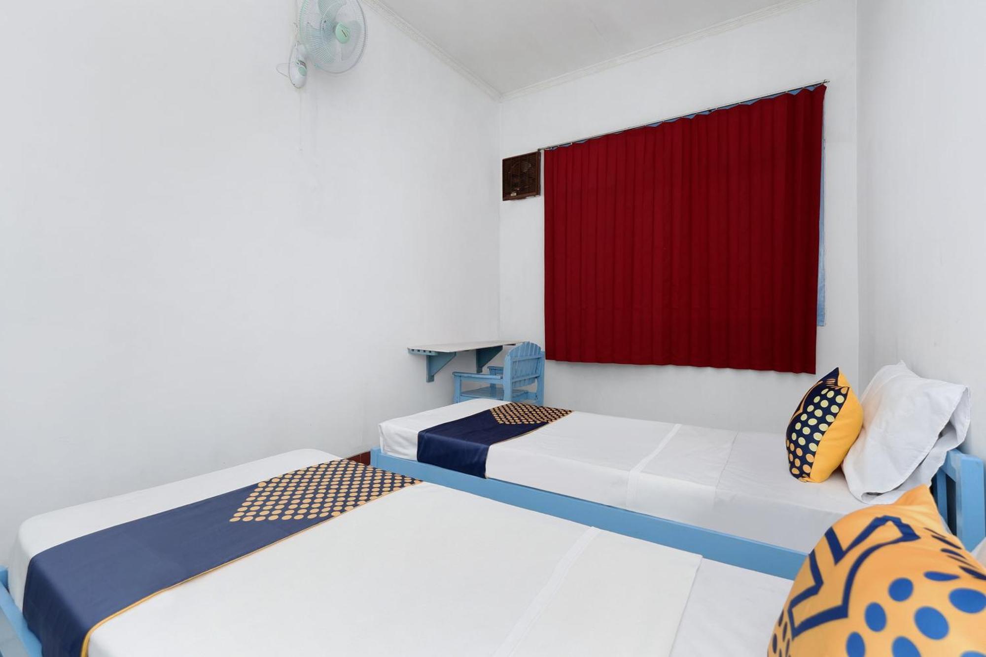 Spot On 2289 Hotel Saudara Tegal Kültér fotó